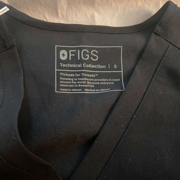 NWT Figs Scrub Top - Picture 3 of 5